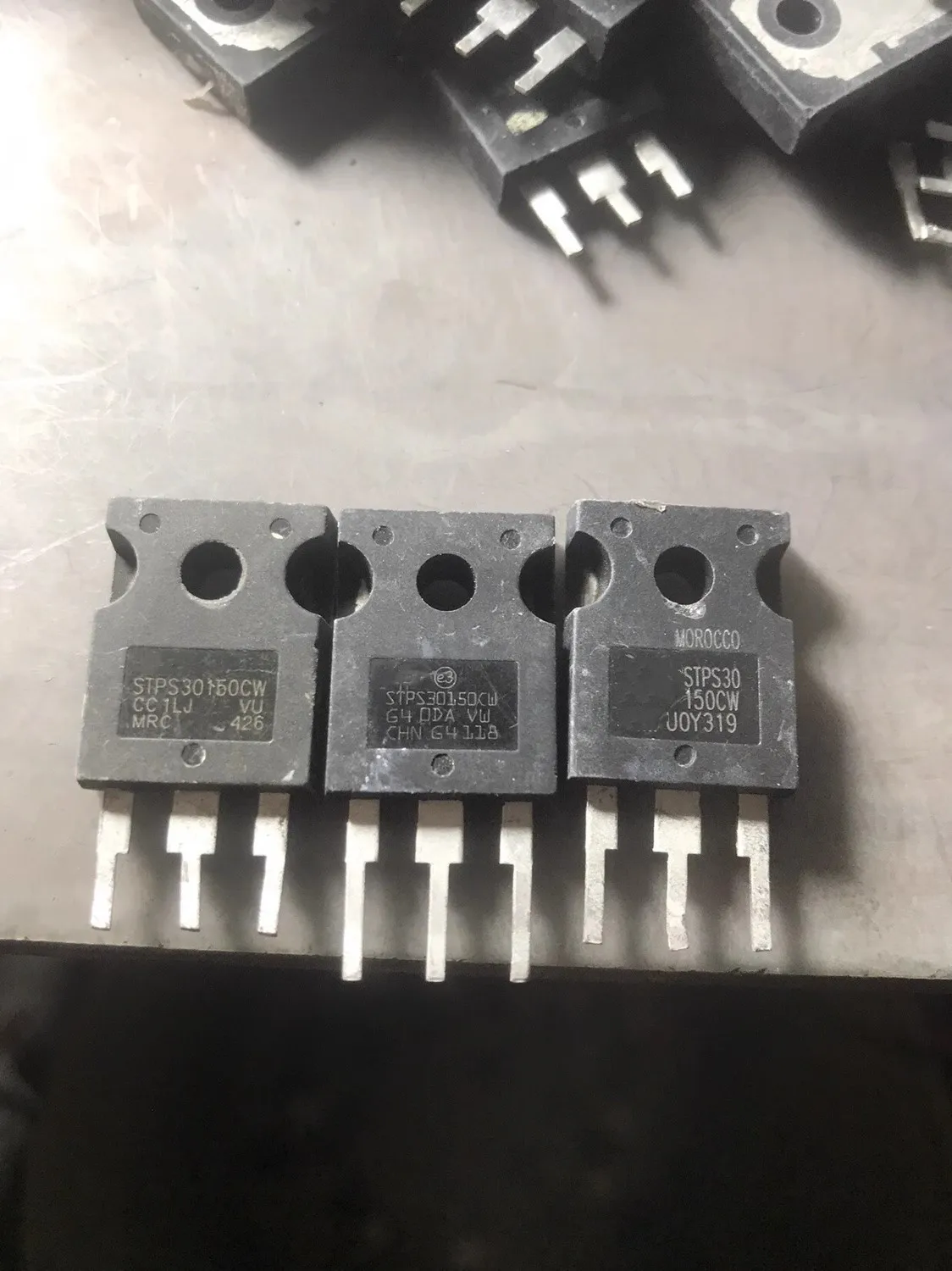 TO-3P STPS30H100CW STPS3045CW STPS30H150CW STPS30150CW STPS40150CW STPS30L45CW STPS40H100CW S30S45CW Original disassembly 10pcs
TO-3P STPS30H100CW STPS3045CW STPS30H150CW STPS30150CW STPS40150CW STPS30L45CW STPS40H100CW S30S45CW Original disassembly 10pcs