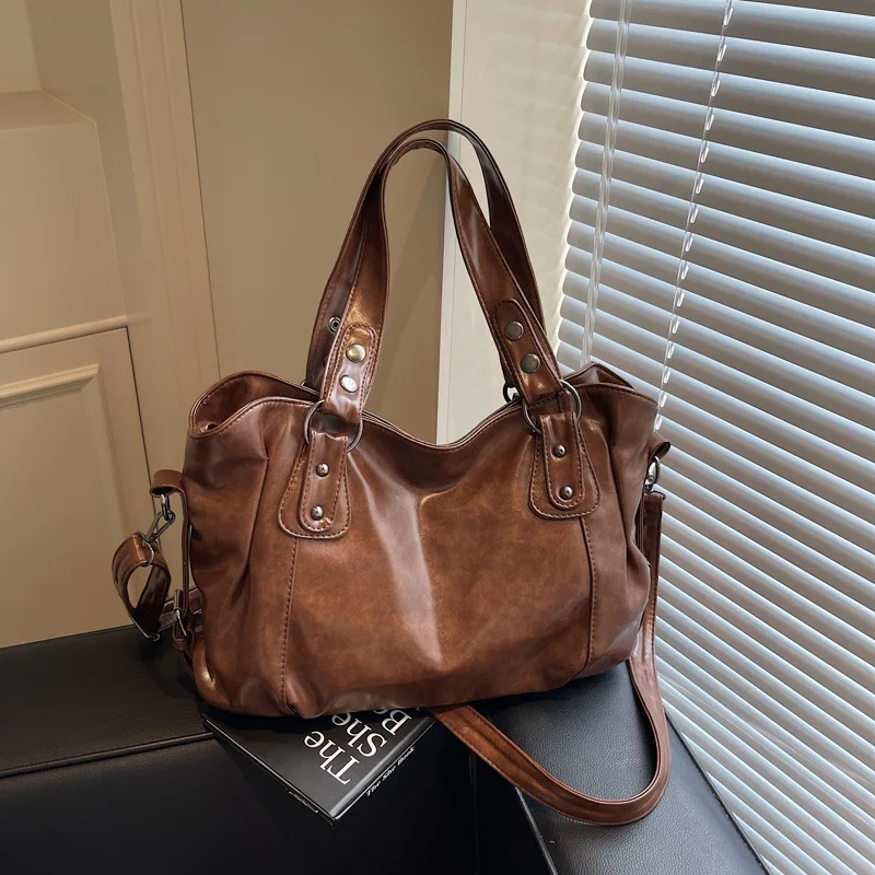 Soft Interior Compartment Shoulder Bags 2026 High Quality Contrasting Colors Bags for Women Fashion Zipper Pu Women's Handbags
Soft Interior Compartment Shoulder Bags 2026 High Quality Contrasting Colors Bags for Women Fashion Zipper Pu Women's Handbags