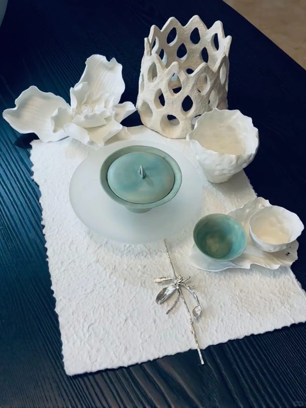 Walden Lake Blue Green Bowl Tea Set Handmade Ceramic Tea Utensils Zen Style Whole Set Gongfu Tea Set with Ceramic Tray
Walden Lake Blue Green Bowl Tea Set Handmade Ceramic Tea Utensils Zen Style Whole Set Gongfu Tea Set with Ceramic Tray