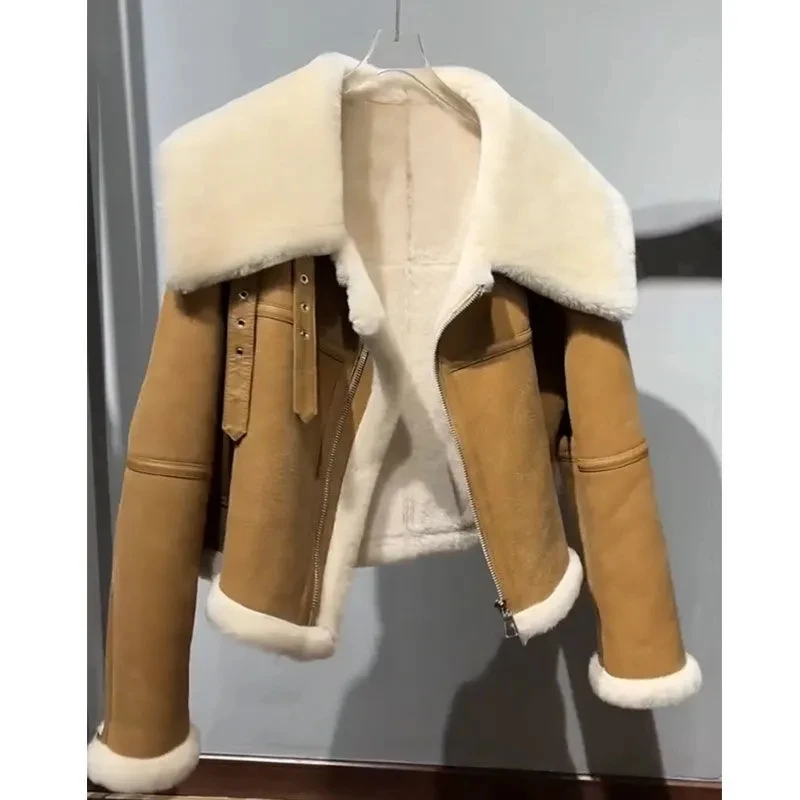 2024 New Autumn Winter Plus Velvet Fur One Motorcycle Clothing Jacket Women's Outwear Fashion Loose Warm Formal Lambswool Coat
2024 New Autumn Winter Plus Velvet Fur One Motorcycle Clothing Jacket Women's Outwear Fashion Loose Warm Formal Lambswool Coat