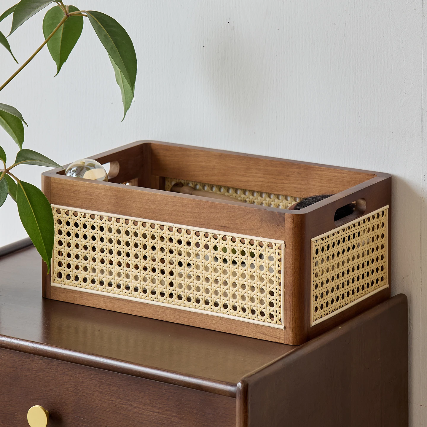 Retro light luxury solid wood rattan home desktop storage basket
Retro light luxury solid wood rattan home desktop storage basket