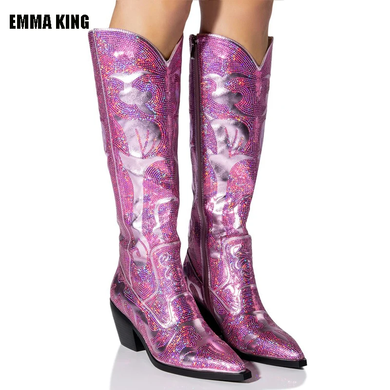 2023 Fashion Pink Crystal Knee High Boots Women's High Heels Blingbling Rhinestones Boots Sewing Pointed Toe Stage Long Boots
2023 Fashion Pink Crystal Knee High Boots Women's High Heels Blingbling Rhinestones Boots Sewing Pointed Toe Stage Long Boots