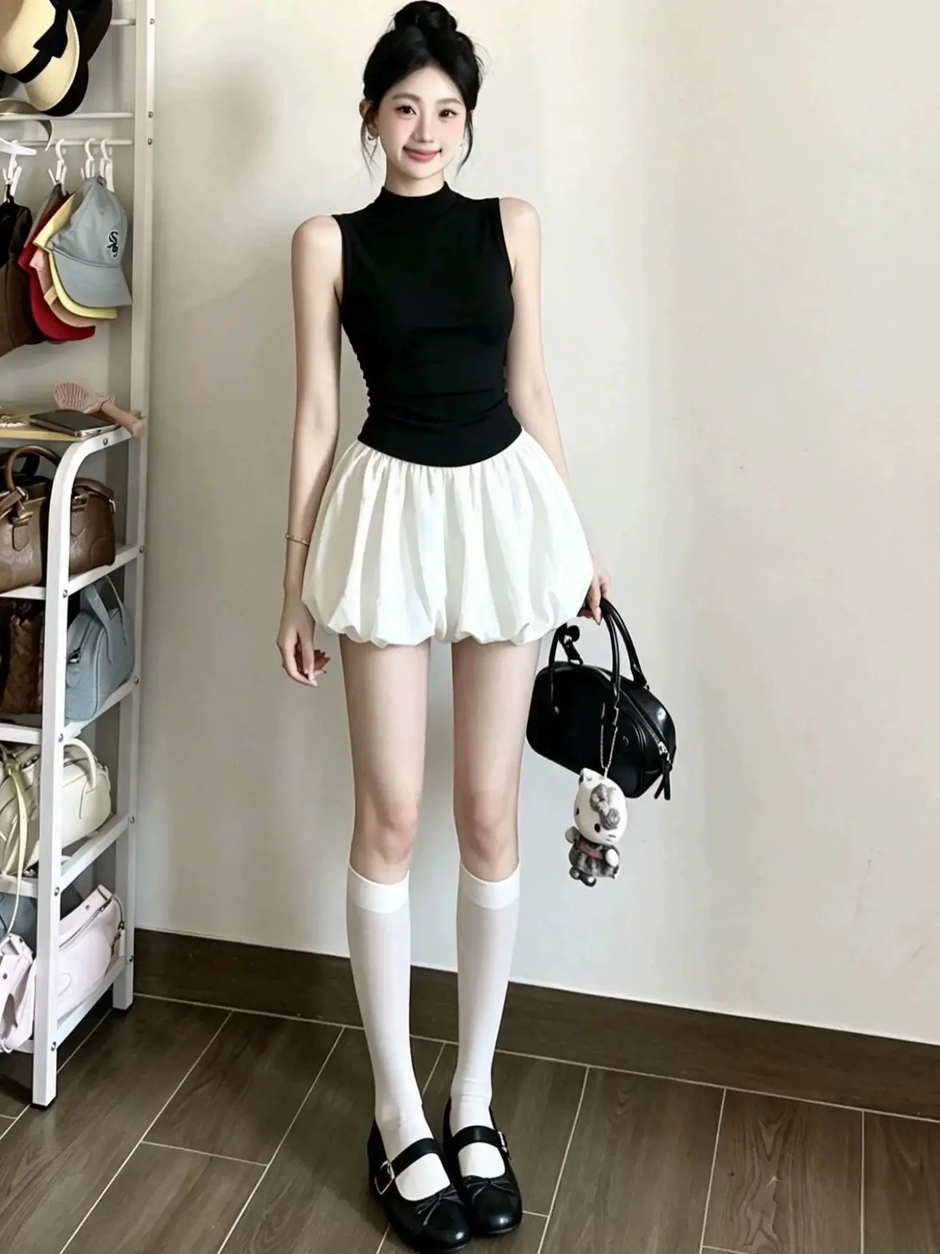 Korean Style Beautiful Sleeveless Vest Top White Bloom Short Skirt Set Summer OOTD Matching Women's Fashion Two-Piece Set
Korean Style Beautiful Sleeveless Vest Top White Bloom Short Skirt Set Summer OOTD Matching Women's Fashion Two-Piece Set