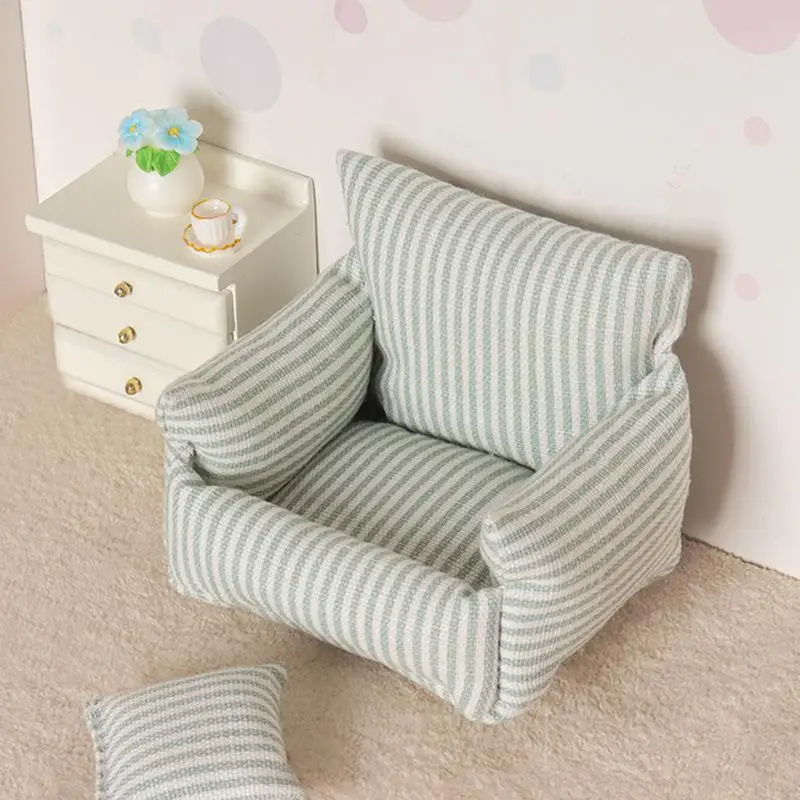 Миниатюрная модель полосатого дивана для кукольного домика 1/12, мебель для сцены гостиной, украшение для кукольного домика, игрушки для ролевых игр
Миниатюрная модель полосатого дивана для кукольного домика 1/12, мебель для сцены гостиной, украшение для кукольного домика, игрушки для ролевых игр