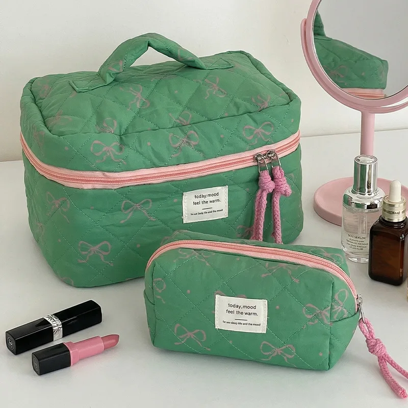 Sweet green powder bow portable cosmetic bag large capacity portable student party travel wash storage bag spot
Sweet green powder bow portable cosmetic bag large capacity portable student party travel wash storage bag spot