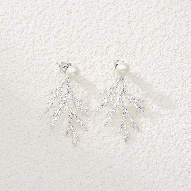 Christmas Tree Pine Branch Pearl Stud Earrings Niche Design Removable Two Wear Stud Earrings Mori Small Fresh Branch Earrings
Christmas Tree Pine Branch Pearl Stud Earrings Niche Design Removable Two Wear Stud Earrings Mori Small Fresh Branch Earrings