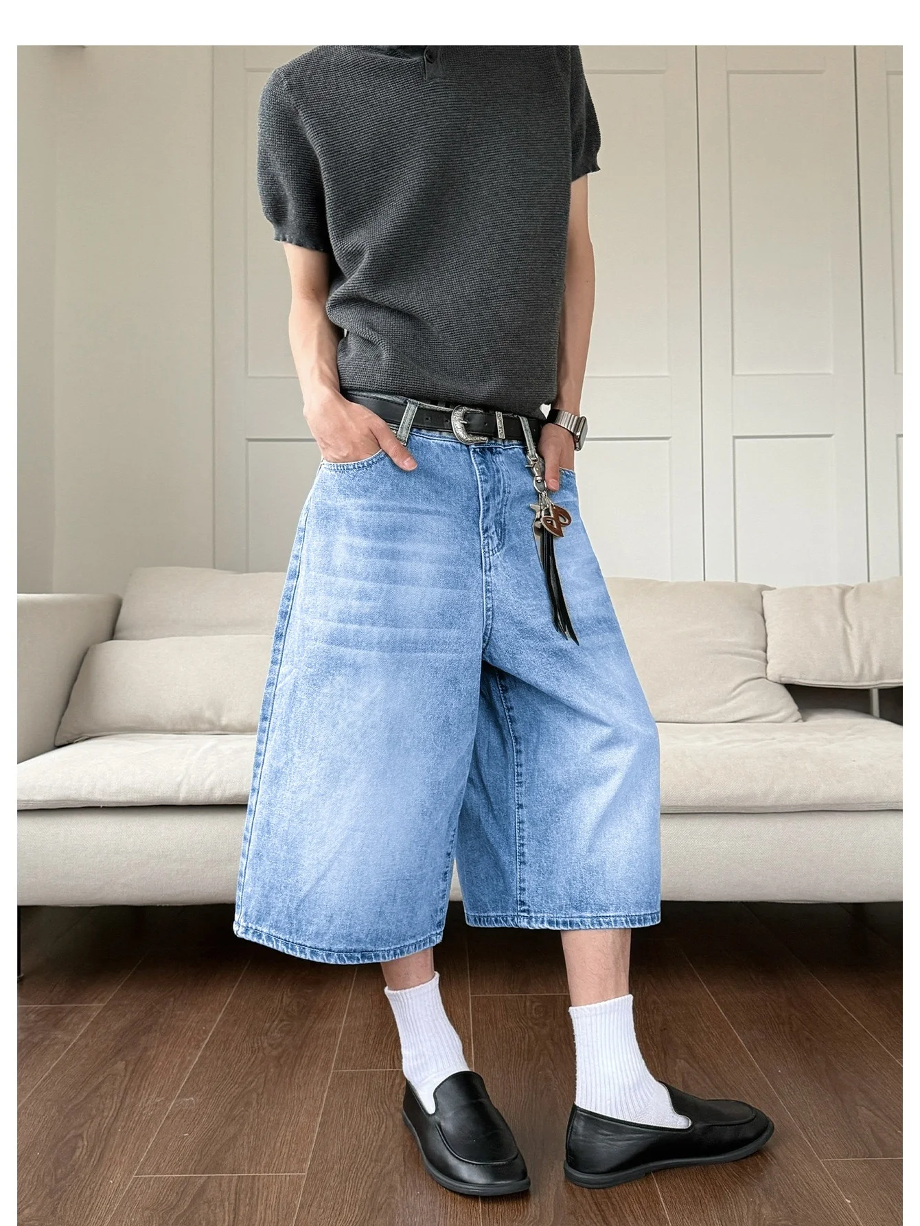 Simple Loose Cut Men Denim Shorts Breathable Summer Jean Shorts Ideal Festival Gift For Lover Husband Outdoor
Simple Loose Cut Men Denim Shorts Breathable Summer Jean Shorts Ideal Festival Gift For Lover Husband Outdoor