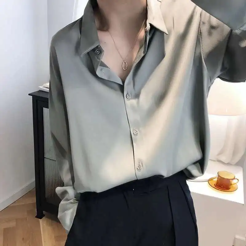 Casual Satin Chiffon Shirt Women's Spring and Autumn 2025 Design Sense Small People's Light Mature Solid Color Sagging Silk Top
Casual Satin Chiffon Shirt Women's Spring and Autumn 2025 Design Sense Small People's Light Mature Solid Color Sagging Silk Top