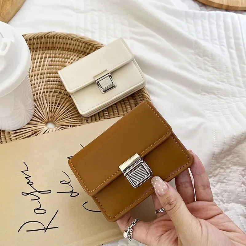 Metal Buckle Korean Style Wallet Portable PU Coin Purse Square Coin Purse Solid Color Card Holder Short Clutch Bag
Metal Buckle Korean Style Wallet Portable PU Coin Purse Square Coin Purse Solid Color Card Holder Short Clutch Bag