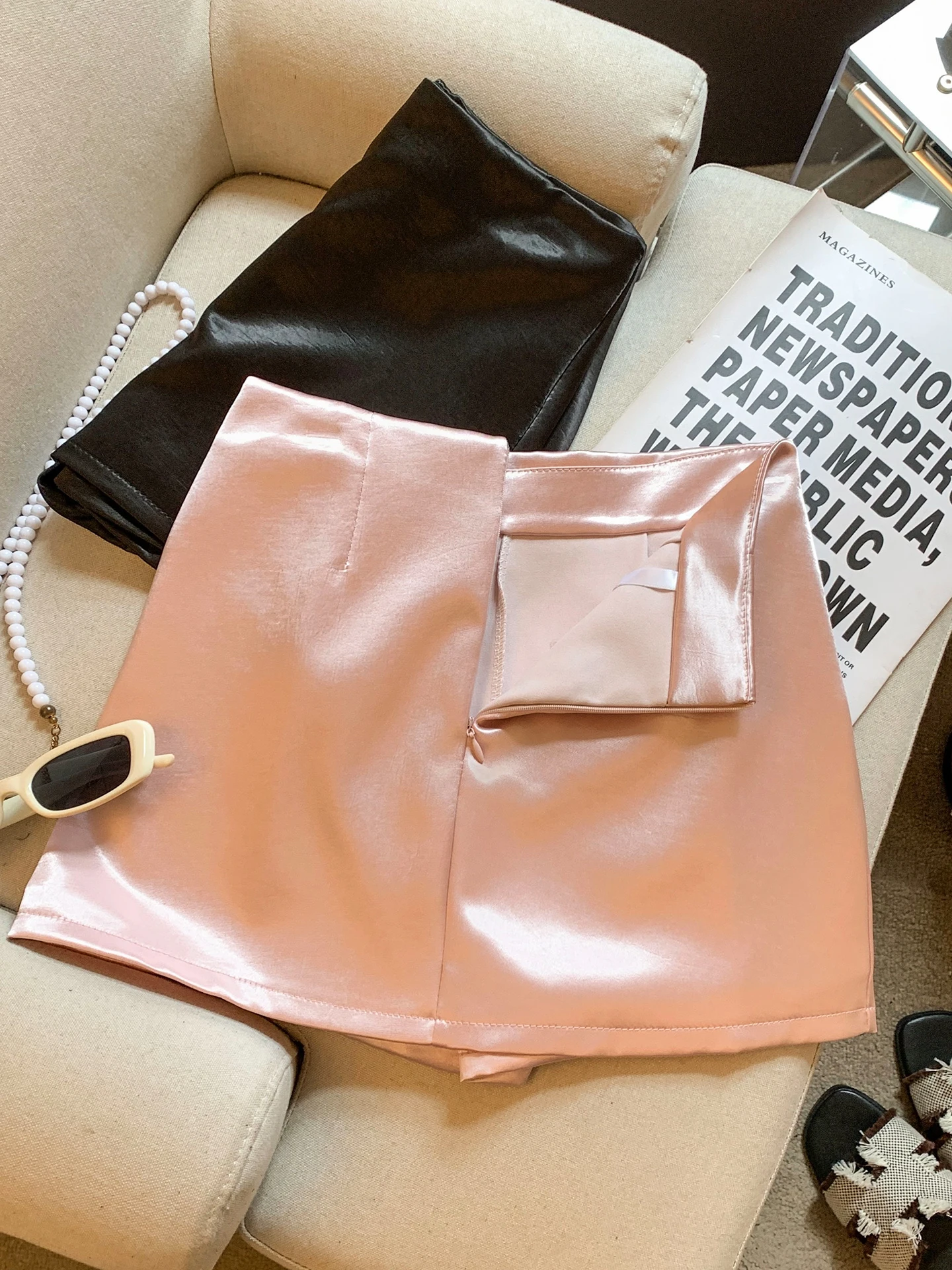 Girls Pink Satin Half Skirt Women's High Waist Ice Silk High Gloss A-Line Short Skirt Bodycon Skirt Commute Korean Style
Girls Pink Satin Half Skirt Women's High Waist Ice Silk High Gloss A-Line Short Skirt Bodycon Skirt Commute Korean Style