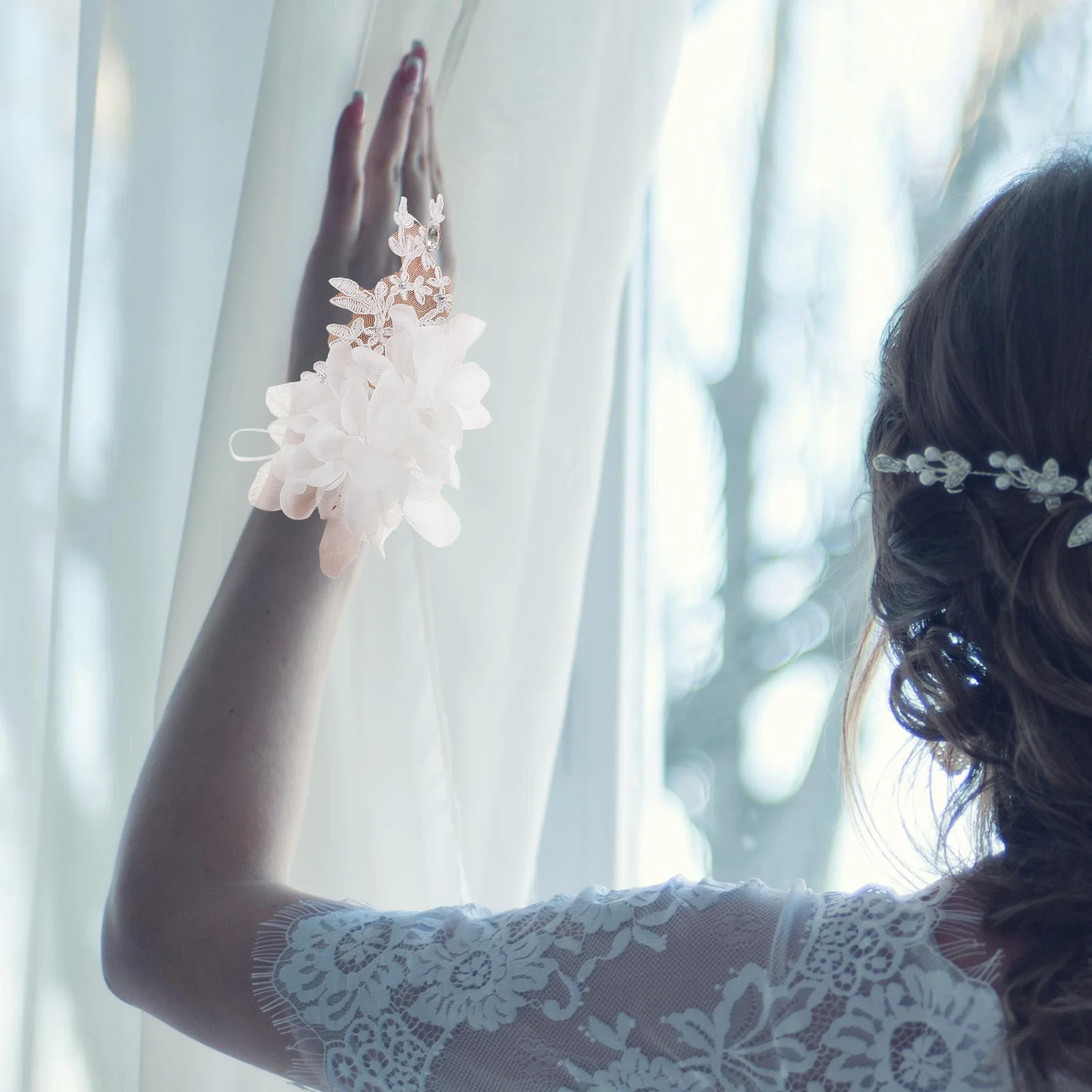 Gloves Women Fashion Tulle Short Wedding Vintage Ceremonial Elegant Design Comfortable Fabric Wrist Decoration
Gloves Women Fashion Tulle Short Wedding Vintage Ceremonial Elegant Design Comfortable Fabric Wrist Decoration