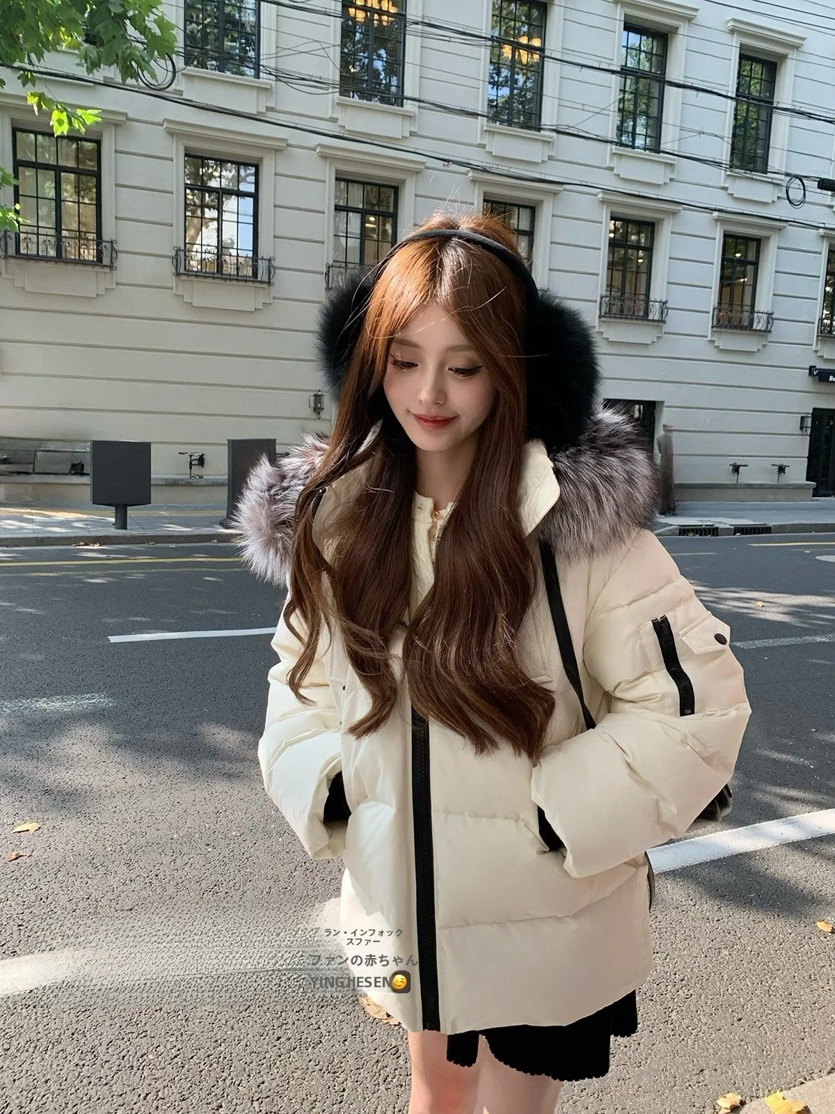 ChuChu Snow Treasure Parka Women's Mid-Length down Jacket Silver Fur Collar 90% White Duck down Three-Proof Hooded Coat
ChuChu Snow Treasure Parka Women's Mid-Length down Jacket Silver Fur Collar 90% White Duck down Three-Proof Hooded Coat