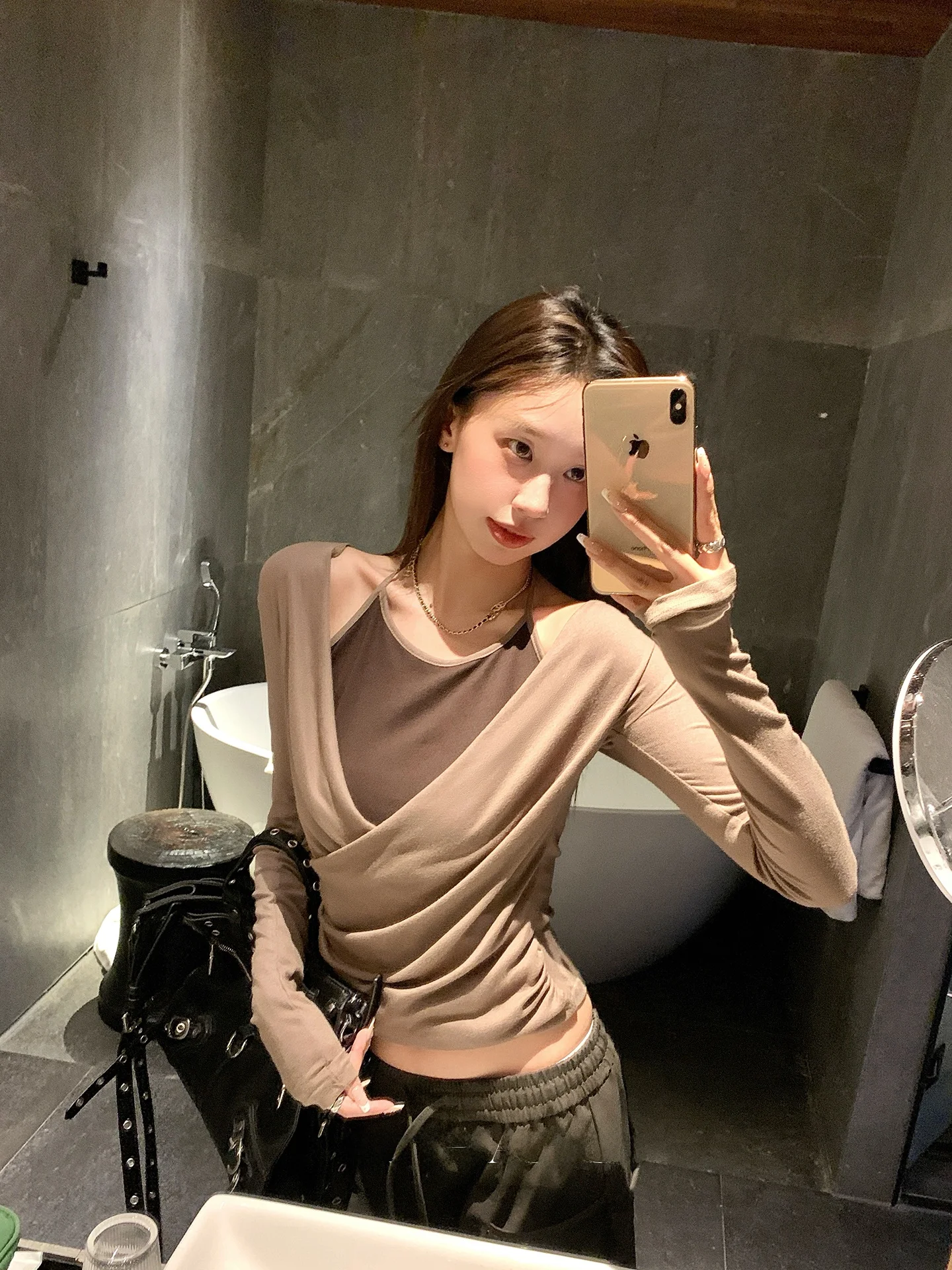 Свободная женская футболка Long Sve V-Ne, базовый слой, толстовка с капюшоном, топ из смеси полиэстера, удобная осенняя одежда
Свободная женская футболка Long Sve V-Ne, базовый слой, толстовка с капюшоном, топ из смеси полиэстера, удобная осенняя одежда