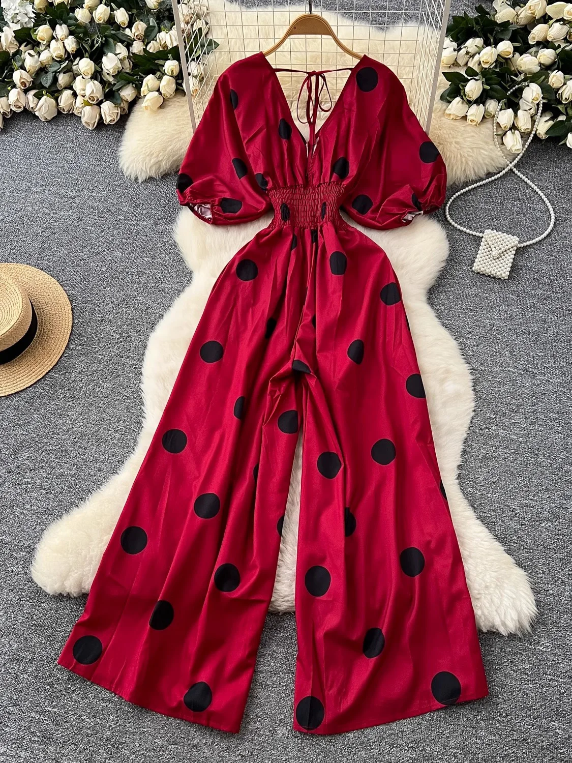 Summer Women Polka Dot Romper Vintage V-Neck Short Puff Sleeve High Waist Wide Leg Jumpsuits Casual Red/Green/Black Loose Romper
Summer Women Polka Dot Romper Vintage V-Neck Short Puff Sleeve High Waist Wide Leg Jumpsuits Casual Red/Green/Black Loose Romper