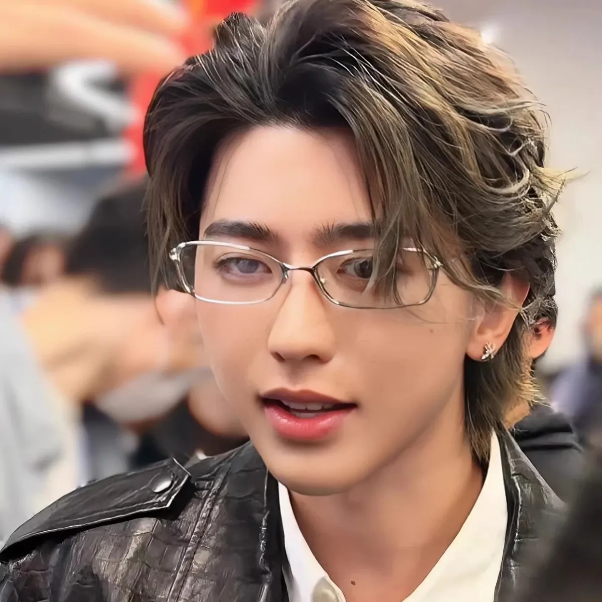 Korean Retro Anti-blue Light Glasses Women No Makeup Plain Glasses Men Contrasting Cute Decorative Computer Glasses
Korean Retro Anti-blue Light Glasses Women No Makeup Plain Glasses Men Contrasting Cute Decorative Computer Glasses