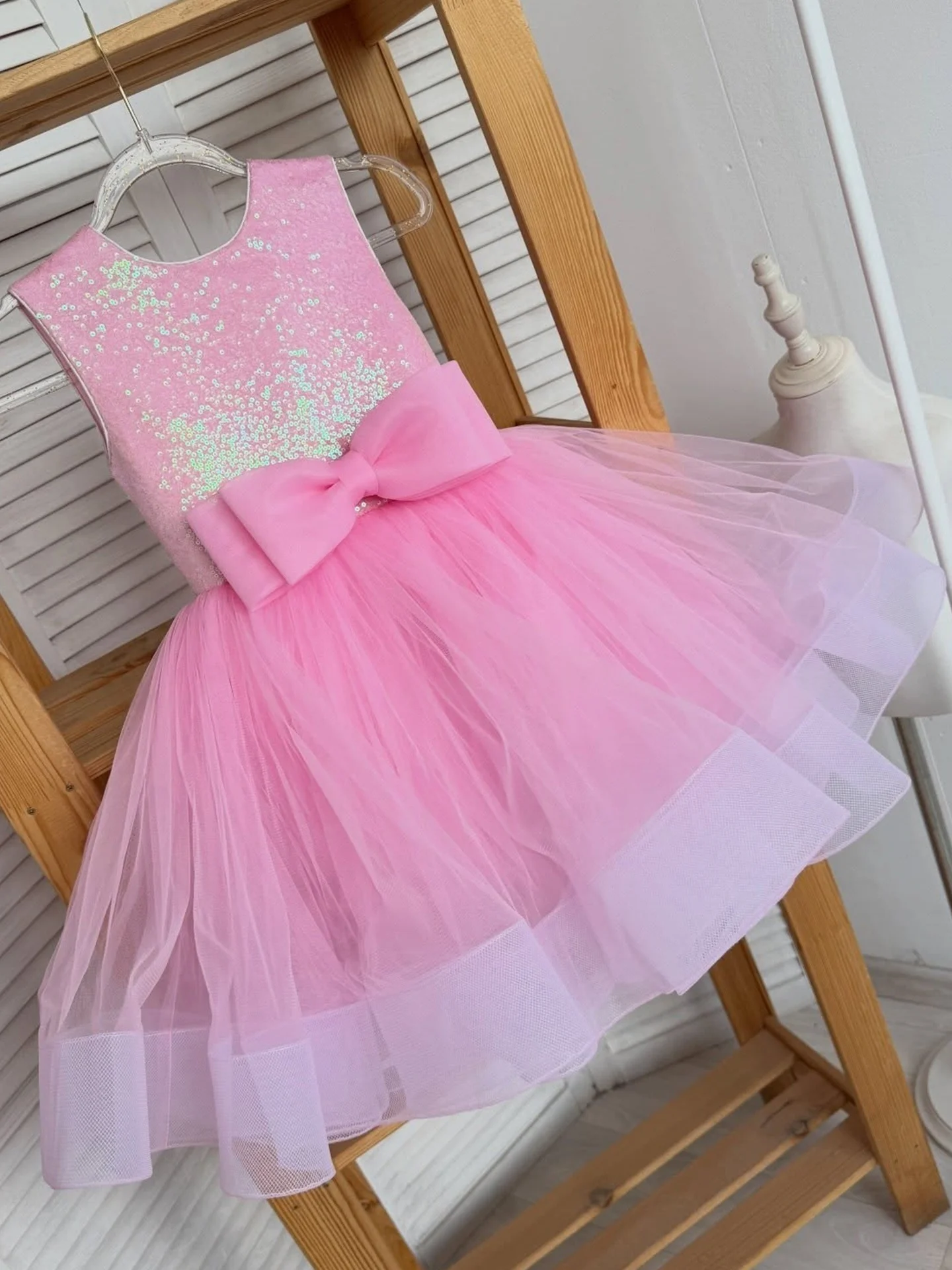 Custom Luxury Flower Girl Dress Wedding Gown Birthday Party Pageant Catwalk Sleeveless Sequin Big Bow Pink Tulle Tutu Dress فسات
Custom Luxury Flower Girl Dress Wedding Gown Birthday Party Pageant Catwalk Sleeveless Sequin Big Bow Pink Tulle Tutu Dress فسات