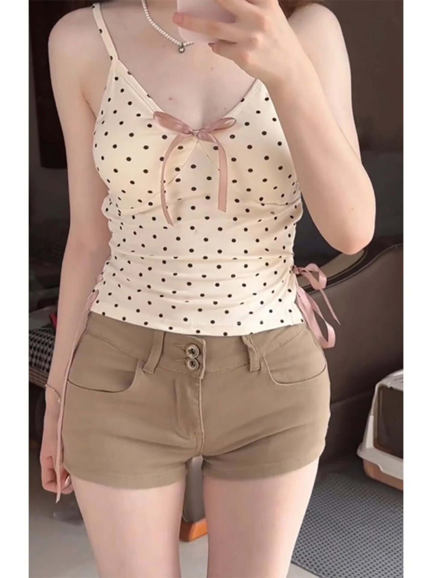 Khaki Sexy Elastic Denim Super Shorts Women Summer Elegance Double Button High Waist Sexy Wrap A-Line Hot Pants Tight Fit Jeans
Khaki Sexy Elastic Denim Super Shorts Women Summer Elegance Double Button High Waist Sexy Wrap A-Line Hot Pants Tight Fit Jeans