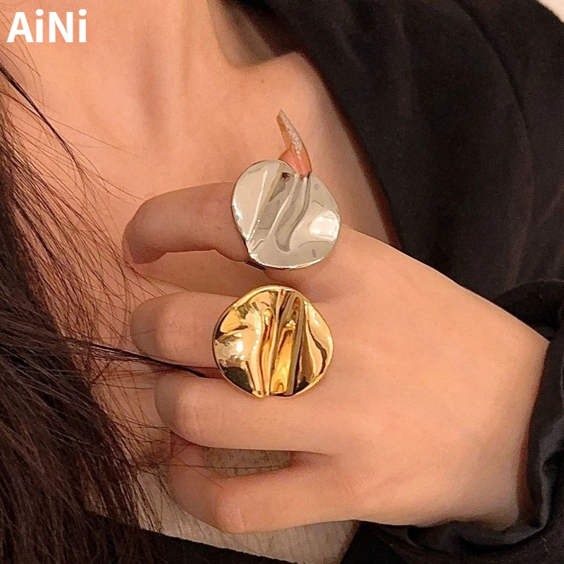 Modern Jewelry European and American Design Metal Rings For Women Party Gifts Exaggerative Accessories 2024 Trend New Hot Sale
Modern Jewelry European and American Design Metal Rings For Women Party Gifts Exaggerative Accessories 2024 Trend New Hot Sale
