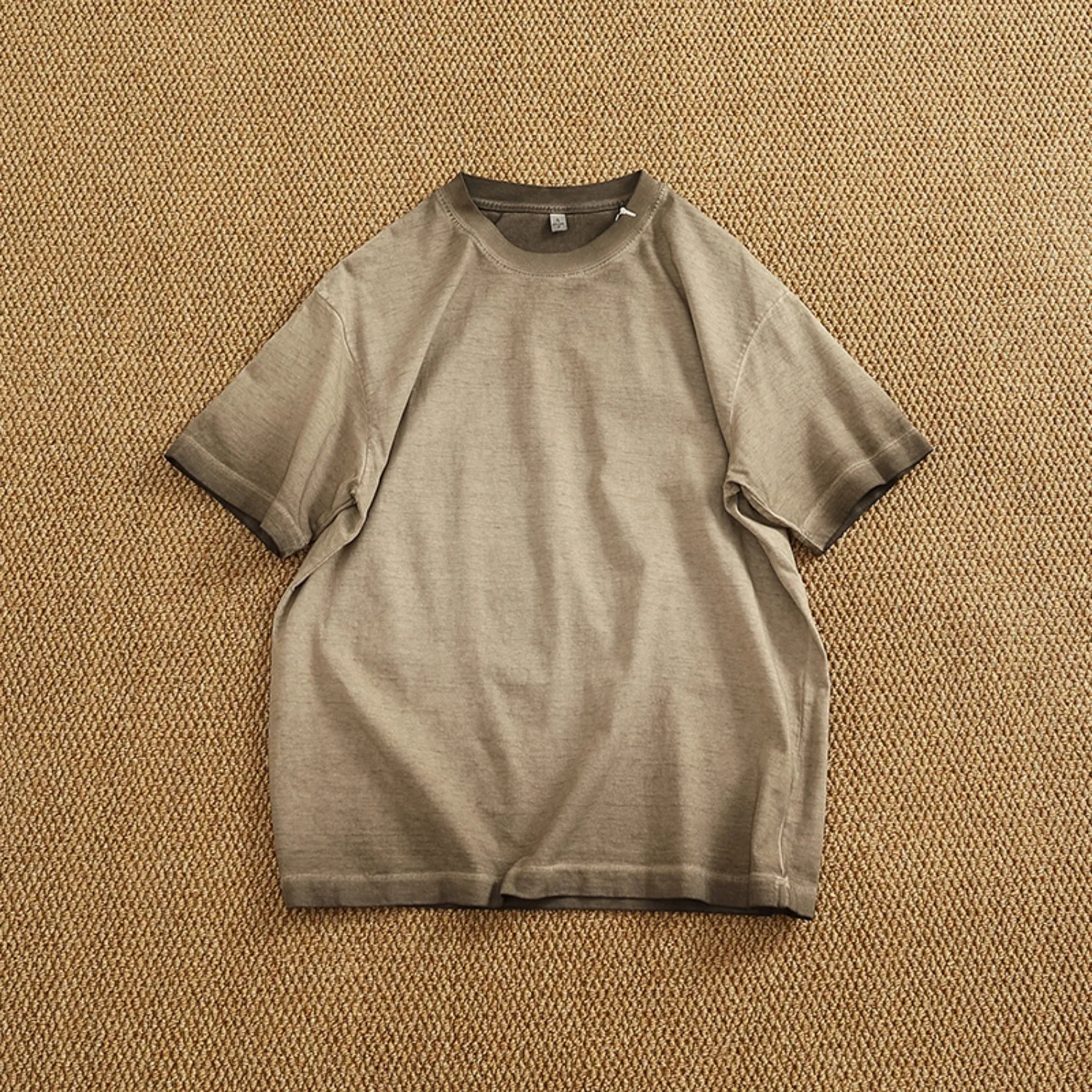 100% cotton made old wash short sleeve T-shirt men's round neck loose drop rotator sleeve solid color half sleeve T
100% cotton made old wash short sleeve T-shirt men's round neck loose drop rotator sleeve solid color half sleeve T