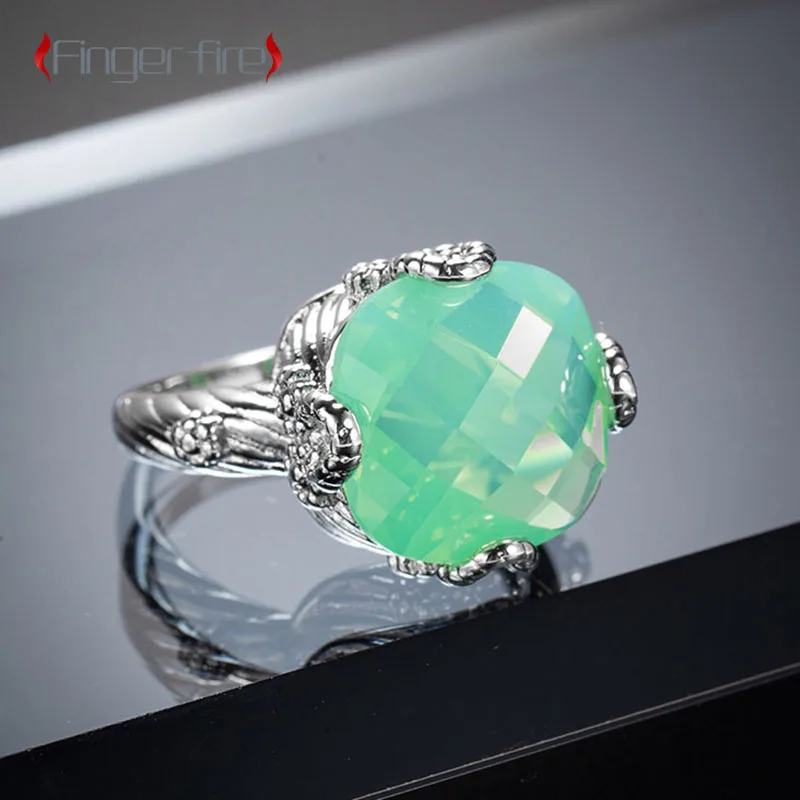 Fashion Silver Plated Pattern Engraved Green Women Ring Anniversary Gift Beach Party Noble Jewelry
Fashion Silver Plated Pattern Engraved Green Women Ring Anniversary Gift Beach Party Noble Jewelry