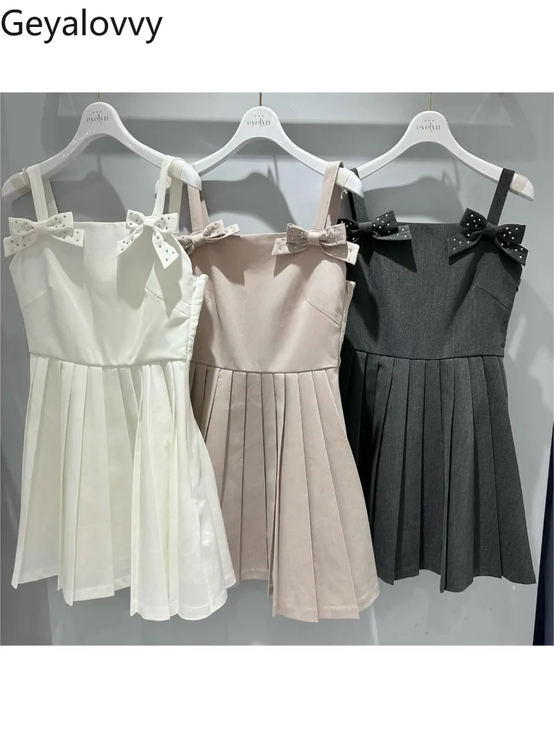 Japanese Sweet Girl Bow-tied Rhinestone Pleated Short Dress Spring Summer Versatile High-waisted Slim-fitting Suspender Dresses
Japanese Sweet Girl Bow-tied Rhinestone Pleated Short Dress Spring Summer Versatile High-waisted Slim-fitting Suspender Dresses