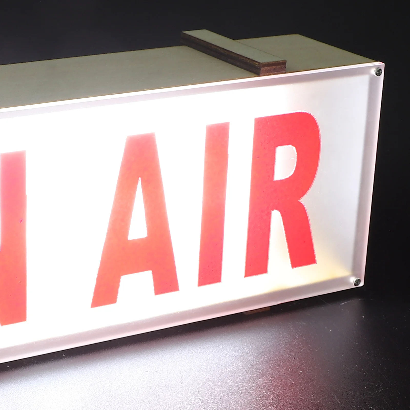 Solid Wood Recording Light Sign Sign Bar Warm Glow Red Text Background Wall Home Light Led Adornment Decor Office Decor
Solid Wood Recording Light Sign Sign Bar Warm Glow Red Text Background Wall Home Light Led Adornment Decor Office Decor