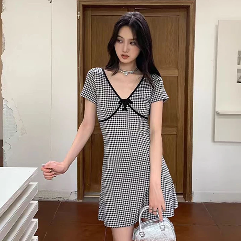 Sexy Summer Deep V Plaid Mini Dress Short Sleeve Bow A Line Casual Holiday Dress
Sexy Summer Deep V Plaid Mini Dress Short Sleeve Bow A Line Casual Holiday Dress