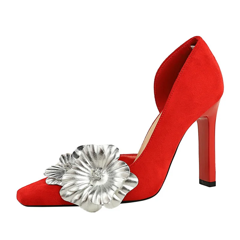Temperament Banquet Thick Heel Suede Square Toe Shallow Mouth Flower Metal Buckle Side Empty High Heel Fashionable Single Shoes
Temperament Banquet Thick Heel Suede Square Toe Shallow Mouth Flower Metal Buckle Side Empty High Heel Fashionable Single Shoes
