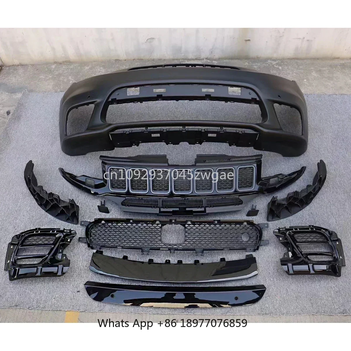 Новый дизайн автозапчастей, бамперы, комплект кузова для Jeep Grand Cherokee 2017-2021, подтяжка лица к модели SRT.
Новый дизайн автозапчастей, бамперы, комплект кузова для Jeep Grand Cherokee 2017-2021, подтяжка лица к модели SRT.