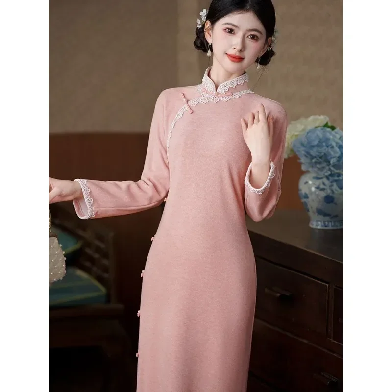 Chinese Traditional Women Dress Pink Lace Cheongsam Stand Up Collar Long Sleeved Modern Qipao Dress Elegant Evening Dresses
Chinese Traditional Women Dress Pink Lace Cheongsam Stand Up Collar Long Sleeved Modern Qipao Dress Elegant Evening Dresses
