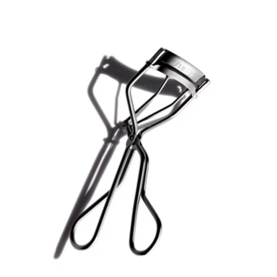 Eyelash Curler -Wide curve curls lashes from inner to outer corner of the eye,Brimless design prevents pinching
Eyelash Curler -Wide curve curls lashes from inner to outer corner of the eye,Brimless design prevents pinching