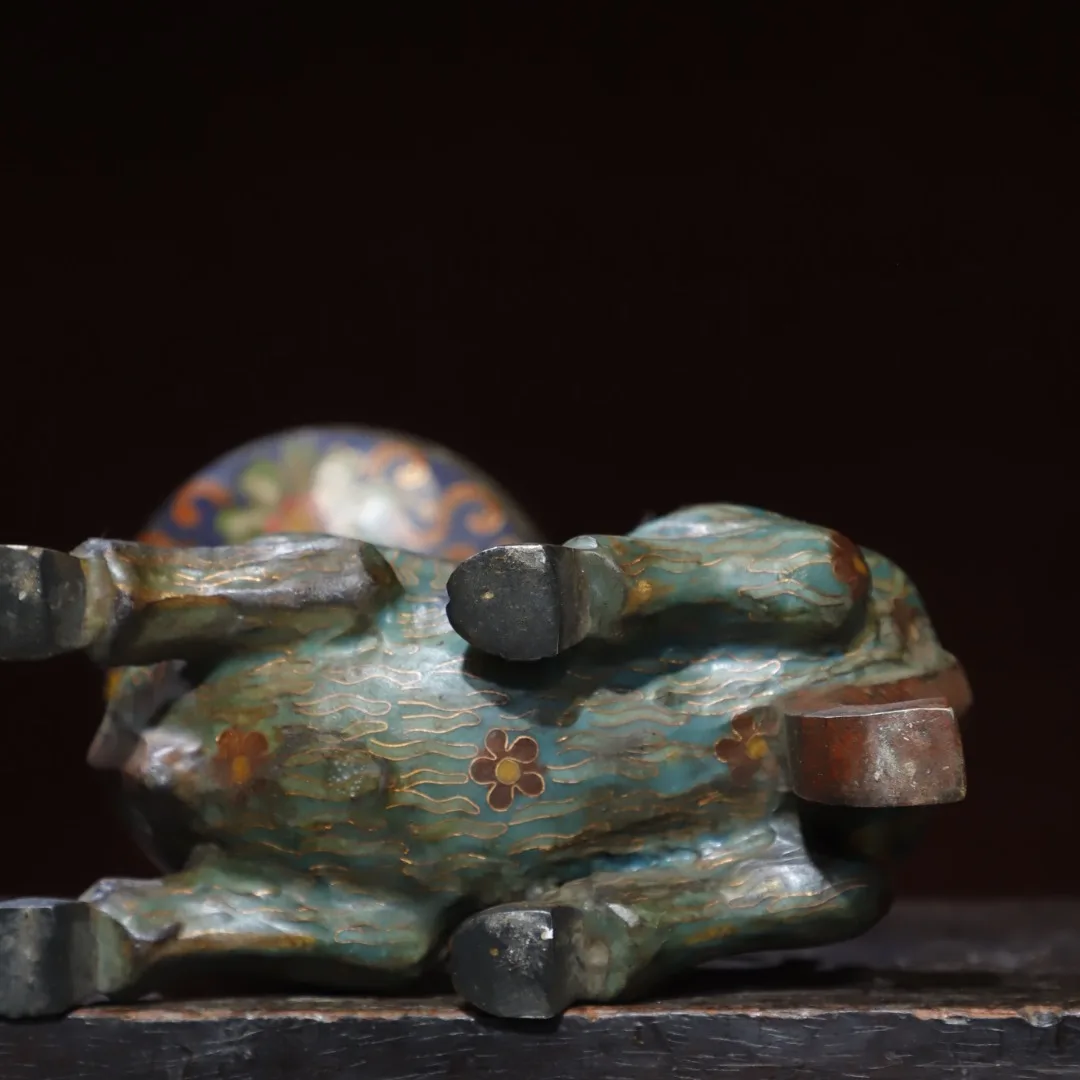 12"Tibetan Temple Collection Old Bronze Cloisonne Enamel Flower Pattern Sika Deer Statue Boshan Censer Worship Hall Town house
12"Tibetan Temple Collection Old Bronze Cloisonne Enamel Flower Pattern Sika Deer Statue Boshan Censer Worship Hall Town house