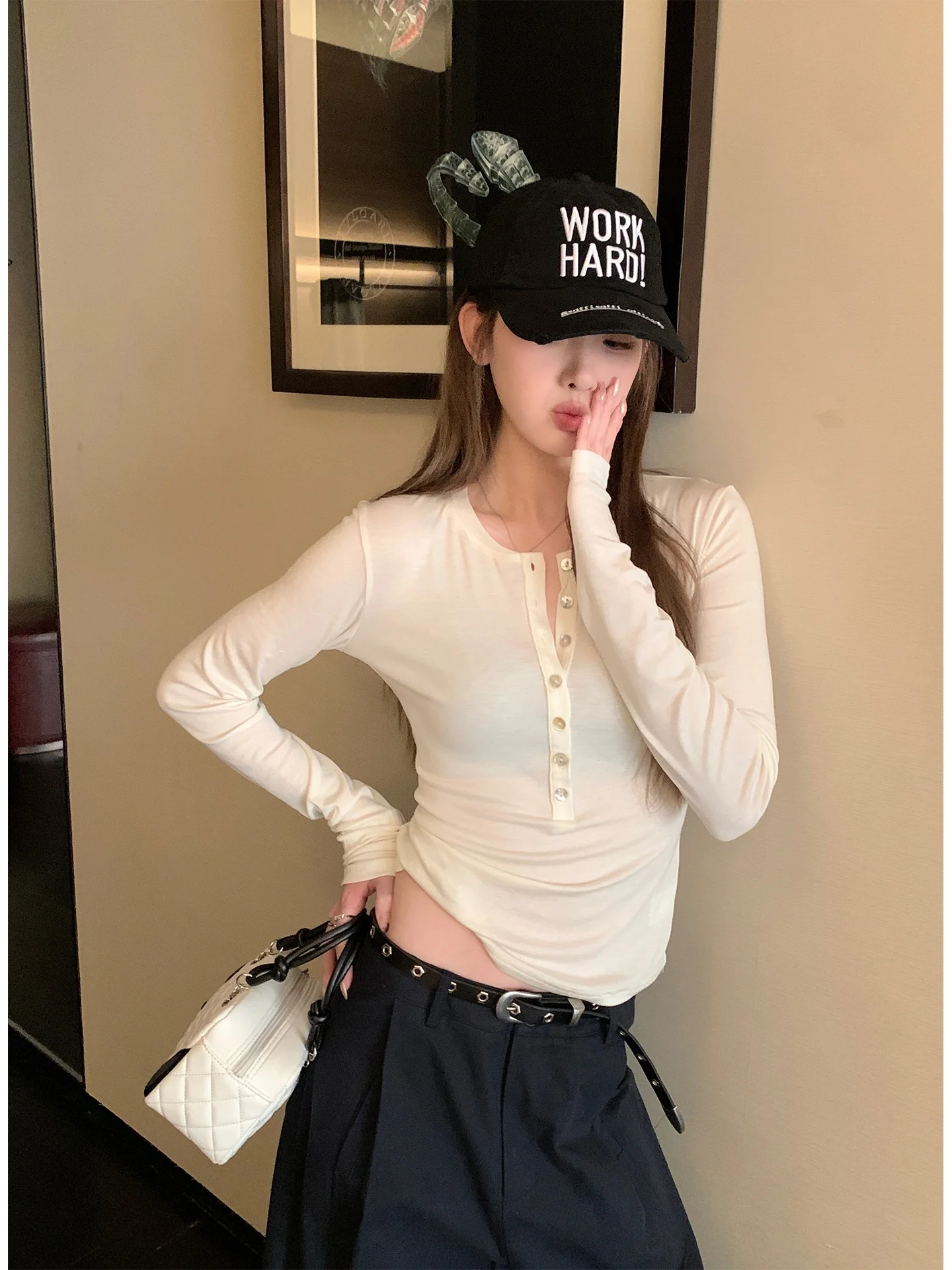 Женский облегающий трикотажный топ с круглым вырезом, белый, тонкий, весенне-осенний, повседневный, с длинным рукавом, стандартной длины, базовый слой
Женский облегающий трикотажный топ с круглым вырезом, белый, тонкий, весенне-осенний, повседневный, с длинным рукавом, стандартной длины, базовый слой