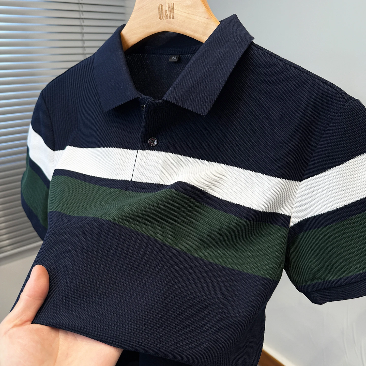 High end fashion cotton striped short sleeved men's new sports and leisure trend polo shirt top versatile and comfortable
High end fashion cotton striped short sleeved men's new sports and leisure trend polo shirt top versatile and comfortable