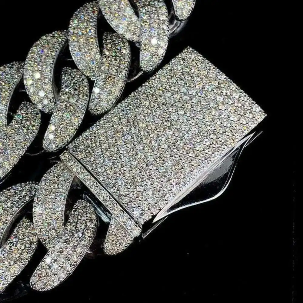Top Quality Iced Out Hip Hop Cuban Link Chain Mens Fine Jewelry White Gold Cuban Link Chain for Men
Top Quality Iced Out Hip Hop Cuban Link Chain Mens Fine Jewelry White Gold Cuban Link Chain for Men