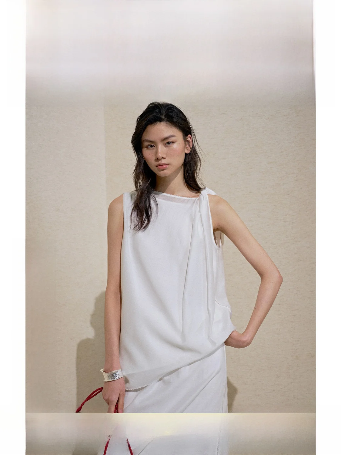 Comfortable Breathable Asymmetric Knot Single Shoulder Vest Top Women's Summer New Style Elegant Style Regular Fit Leisure Ci...
Comfortable Breathable Asymmetric Knot Single Shoulder Vest Top Women's Summer New Style Elegant Style Regular Fit Leisure Ci...