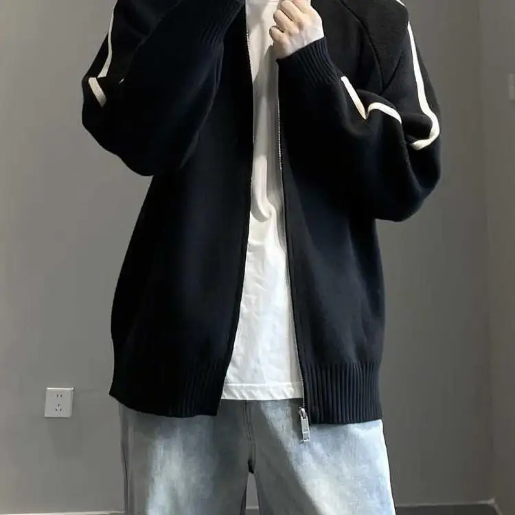 Мужской вязаный кардиган свободного кроя с воротником-стойкой, повседневный, осенне-весенний, в полоску, удобный, из полиэстера
Мужской вязаный кардиган свободного кроя с воротником-стойкой, повседневный, осенне-весенний, в полоску, удобный, из полиэстера