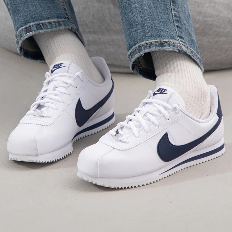 Женские спортивные кроссовки Nike Cortez Basic, классические белые повседневные кроссовки, дышащие легкие кроссовки 904764-106
Женские спортивные кроссовки Nike Cortez Basic, классические белые повседневные кроссовки, дышащие легкие кроссовки 904764-106