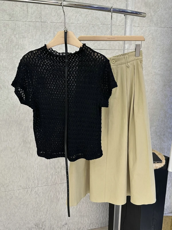 Fashionable Loose Feelings OOTD Set 2026 Summer Hollow Knitted Top Half Skirt Commute Two Piece Set Women Spring Summer
Fashionable Loose Feelings OOTD Set 2026 Summer Hollow Knitted Top Half Skirt Commute Two Piece Set Women Spring Summer