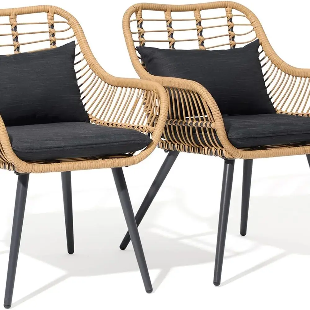 Пара черных плетеных обеденных стульев для улицы с подушками и подлокотниками для патио, балкона, сада
Пара черных плетеных обеденных стульев для улицы с подушками и подлокотниками для патио, балкона, сада