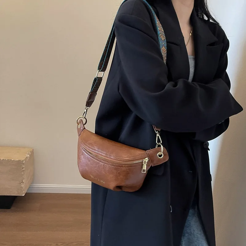 Chest Bag Wide Shoulder Straps Crossbody Bag for Women Shoulder Bags Retro Versatile Commuter Purse and Handbags Designer Bags
Chest Bag Wide Shoulder Straps Crossbody Bag for Women Shoulder Bags Retro Versatile Commuter Purse and Handbags Designer Bags