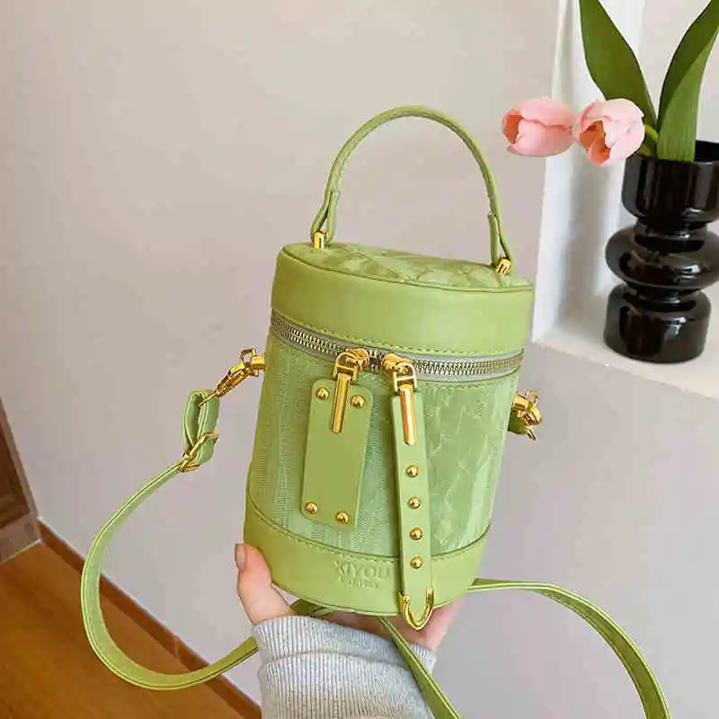 Summer Bucket Handbags For Women High Quality Versatile Crossbody Barrel Bag Spring Summer Commuting Shoulder Phone Purse
Summer Bucket Handbags For Women High Quality Versatile Crossbody Barrel Bag Spring Summer Commuting Shoulder Phone Purse