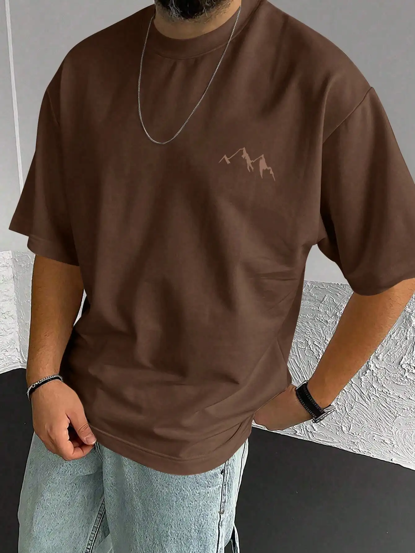 Men's Minimalist Mountain Silhouette Print Round Neck Short Sleeve T-Shirt in Coffee Color
Men's Minimalist Mountain Silhouette Print Round Neck Short Sleeve T-Shirt in Coffee Color