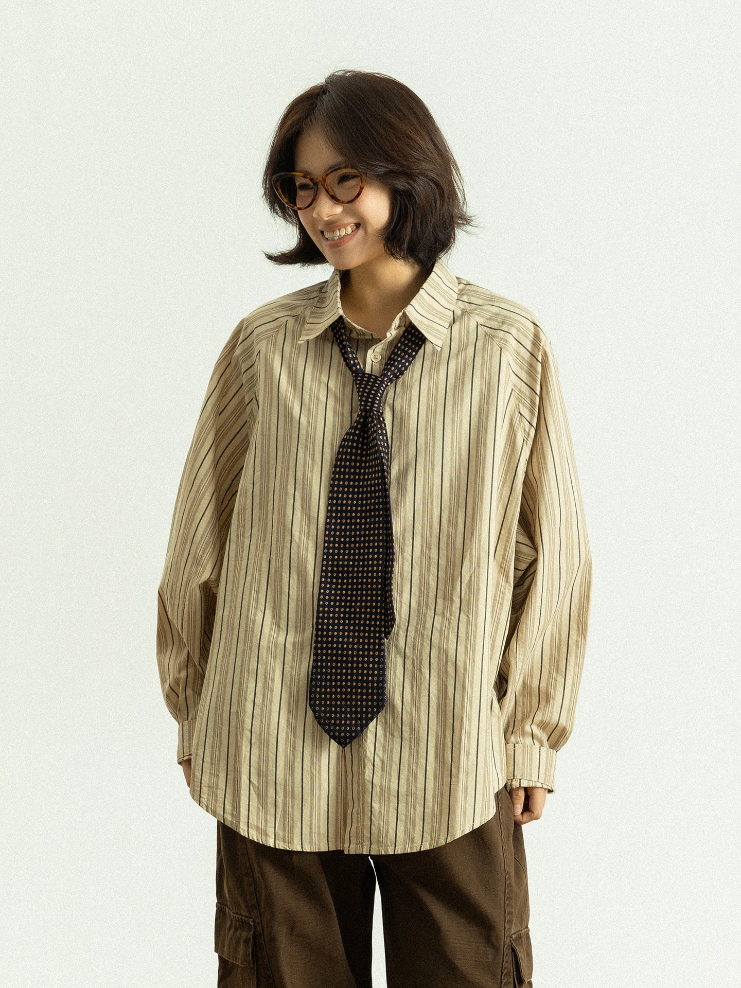 Винтажная полосатая рубашка GoodNorth с длинным рукавом, свободного кроя, с отложным воротником, повседневная, для мужчин и женщин, из дышащего хлопка, весенняя
Винтажная полосатая рубашка GoodNorth с длинным рукавом, свободного кроя, с отложным воротником, повседневная, для мужчин и женщин, из дышащего хлопка, весенняя