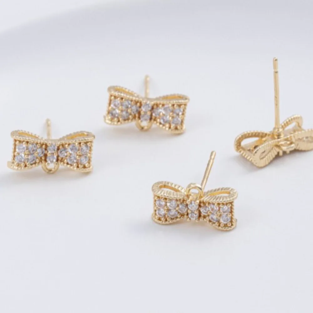 Copper Earrings 14K Gold Color Micro-inlaid Zircon with Sling Ring Bow Earrings DIY Handmade Ear Jewelry Accessories Material
Copper Earrings 14K Gold Color Micro-inlaid Zircon with Sling Ring Bow Earrings DIY Handmade Ear Jewelry Accessories Material