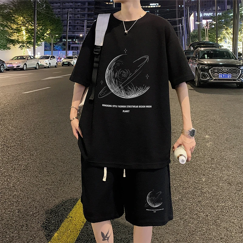 Повседневный комплект футболок с коротким рукавом для подростков: летний модный костюм-двойка из ткани Ice Oxygen Bar с охлаждающим эффектом и принтом
Повседневный комплект футболок с коротким рукавом для подростков: летний модный костюм-двойка из ткани Ice Oxygen Bar с охлаждающим эффектом и принтом