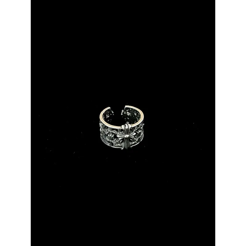 Dark Non Collision Crow Heart Crown Ring, Dark and Gorgeous, Showing A Sense of White Luxury
Dark Non Collision Crow Heart Crown Ring, Dark and Gorgeous, Showing A Sense of White Luxury
