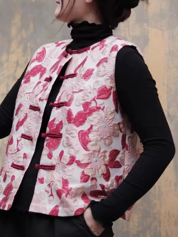 Faionable Chinese Sle Jaet Vest 2025 Women's New Ele Button Embroidered Vintage oulder Pad Top Outerwear 
Faionable Chinese Sle Jaet Vest 2025 Women's New Ele Button Embroidered Vintage oulder Pad Top Outerwear