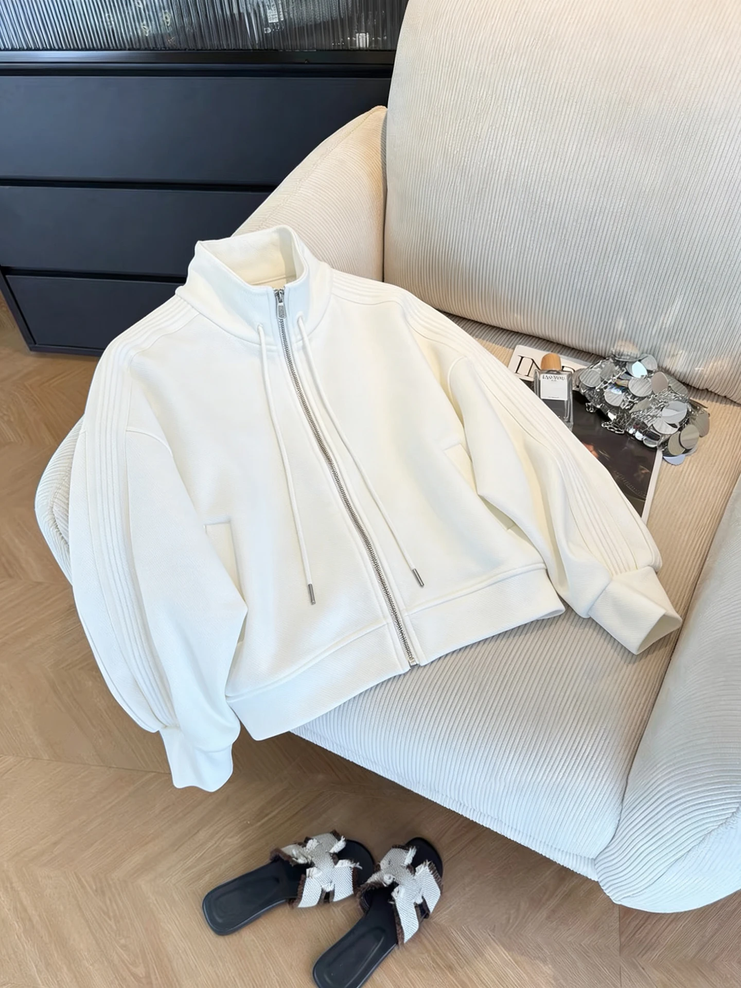 Retro High Street Pure Color Stand Collar Baseball Jaet Women's Spring Autumn Lazy Sle Slimming Versatile Top
Retro High Street Pure Color Stand Collar Baseball Jaet Women's Spring Autumn Lazy Sle Slimming Versatile Top