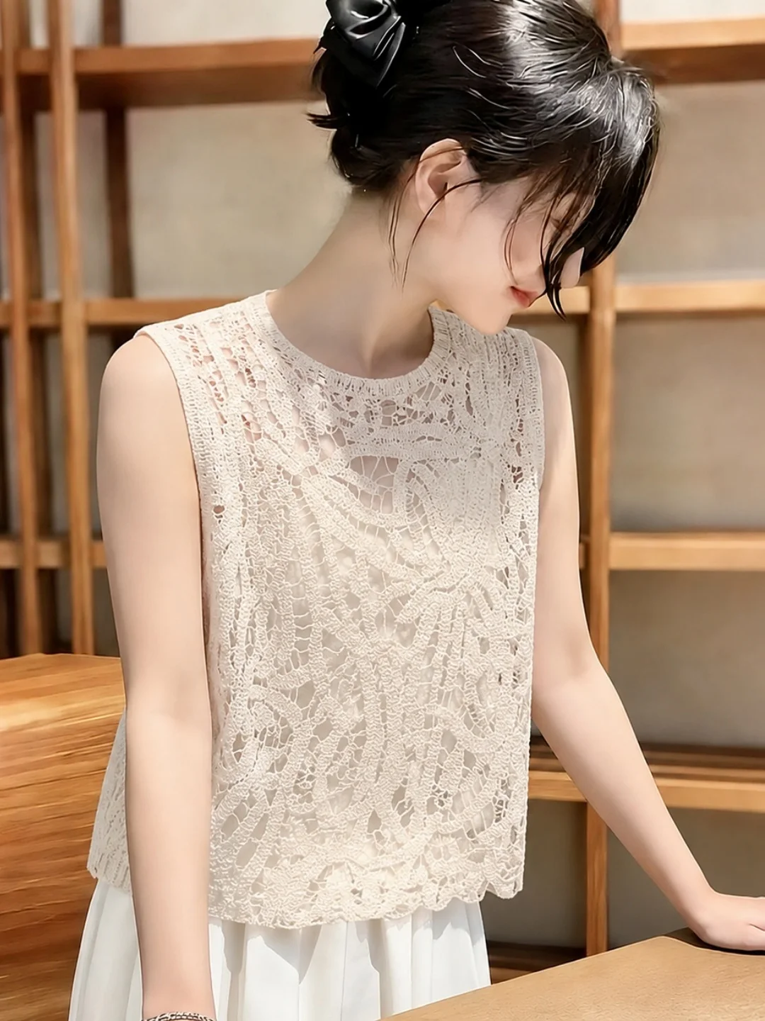 Lightweight Hollow out Knitted Ice Silk Vest round Neck Slimming Summer Top for Women Elegant Style Straight Cut No Sleeve
Lightweight Hollow out Knitted Ice Silk Vest round Neck Slimming Summer Top for Women Elegant Style Straight Cut No Sleeve
